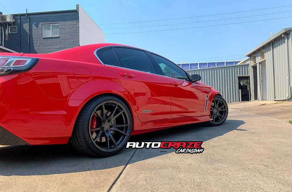 HOLDEN-COMMODORE-SF06-SATIN-BLACK